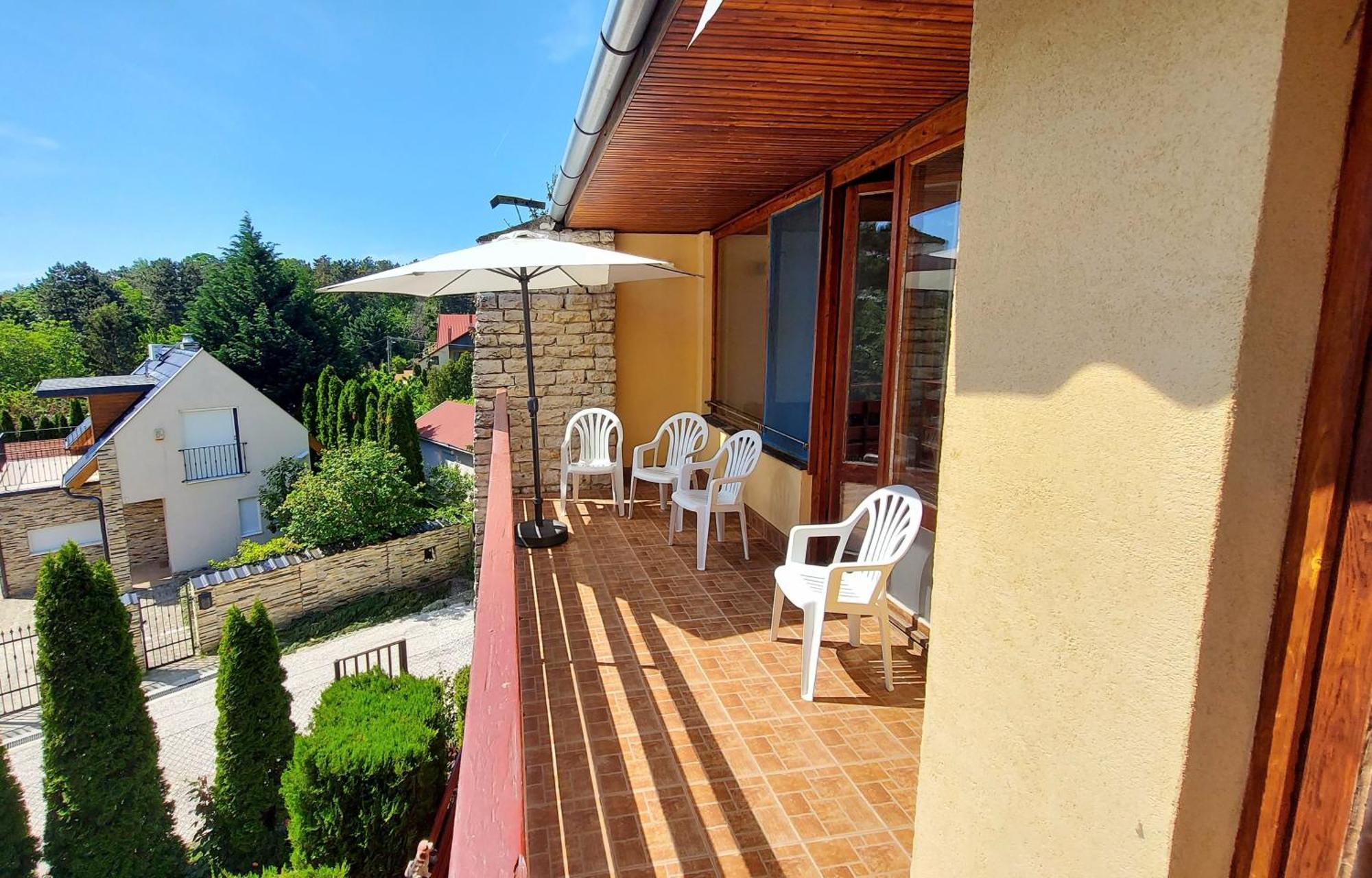 Fenyves Villa Balatonakarattya Exterior photo